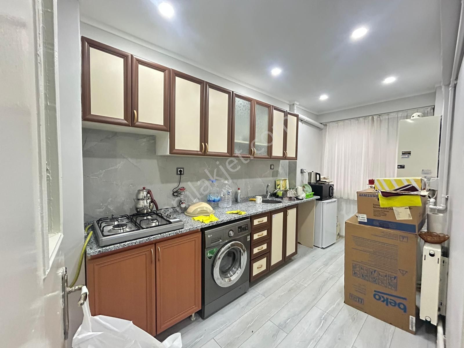 Taner'den Dikmen Hürriyet Caddesinde 2+1 Giriş Kat Bakımlı Daire - Görsel 27