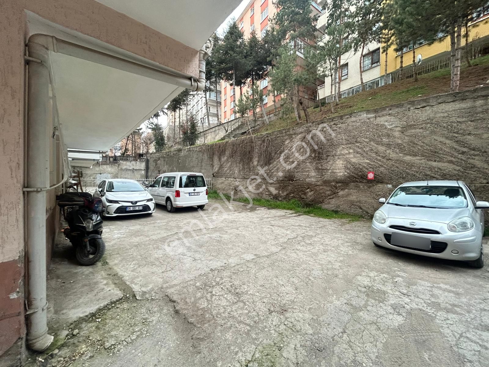 Taner'den Dikmen Hürriyet Caddesinde 2+1 Giriş Kat Bakımlı Daire - Görsel 17