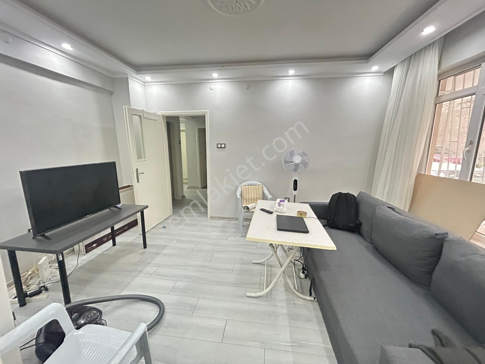 Taner'den Dikmen Hürriyet Caddesinde 2+1 Giriş Kat Bakımlı Daire - Görsel 32