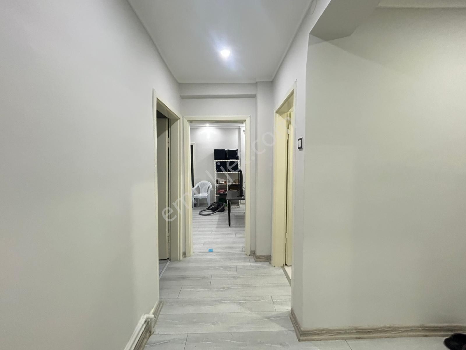 Taner'den Dikmen Hürriyet Caddesinde 2+1 Giriş Kat Bakımlı Daire - Görsel 29