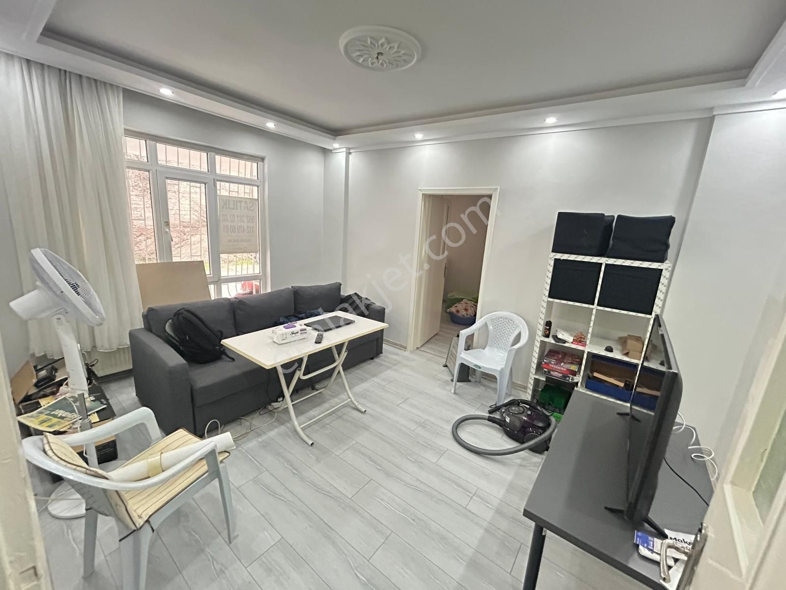 Taner'den Dikmen Hürriyet Caddesinde 2+1 Giriş Kat Bakımlı Daire - Görsel 6