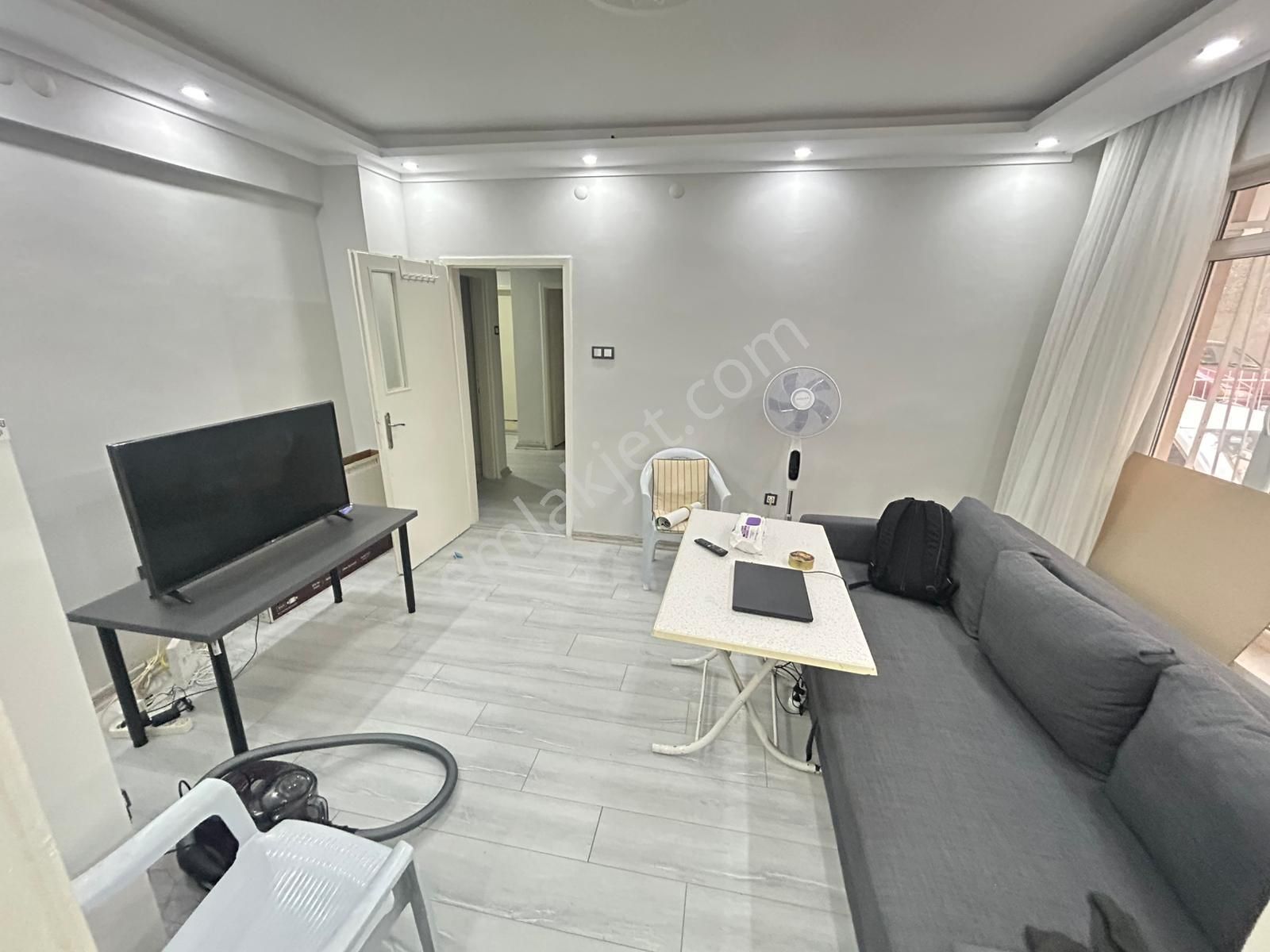 Taner'den Dikmen Hürriyet Caddesinde 2+1 Giriş Kat Bakımlı Daire - Görsel 7