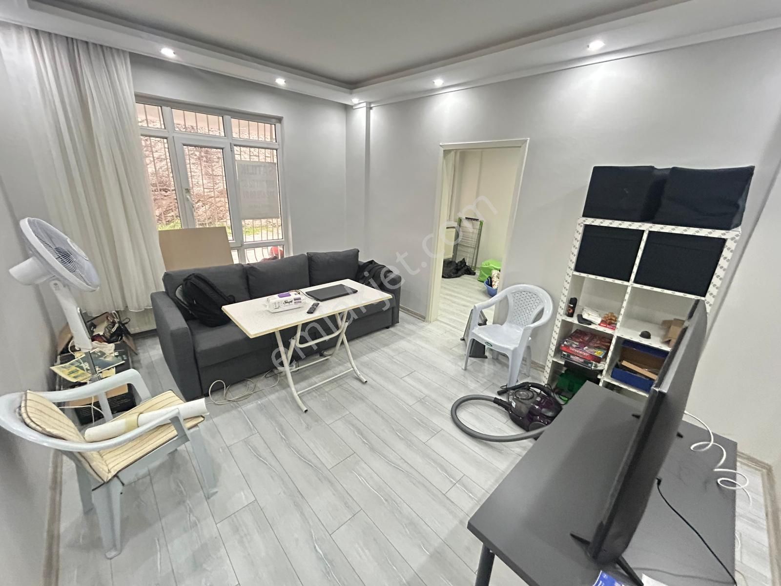 Taner'den Dikmen Hürriyet Caddesinde 2+1 Giriş Kat Bakımlı Daire - Görsel 21