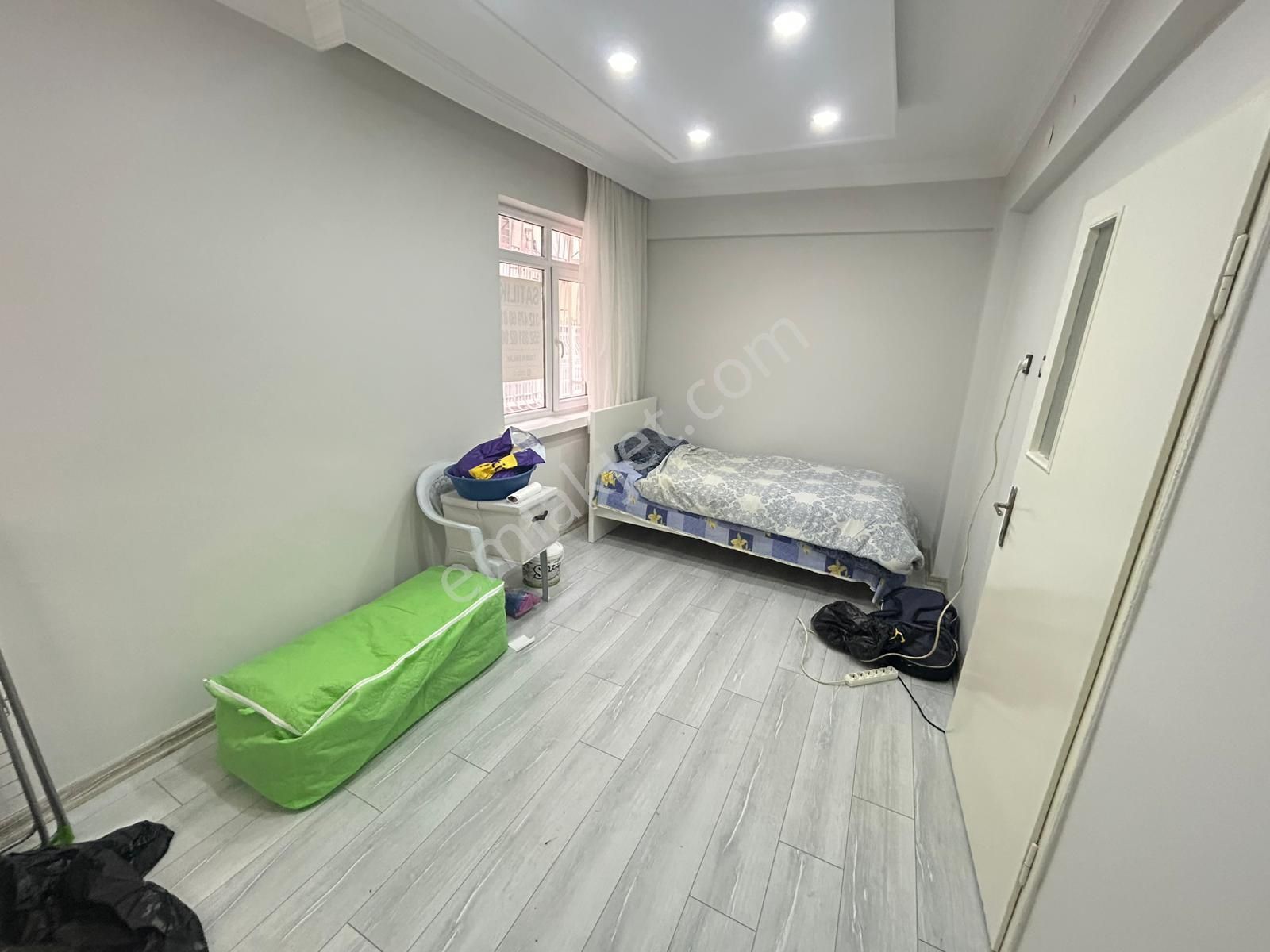 Taner'den Dikmen Hürriyet Caddesinde 2+1 Giriş Kat Bakımlı Daire - Görsel 18