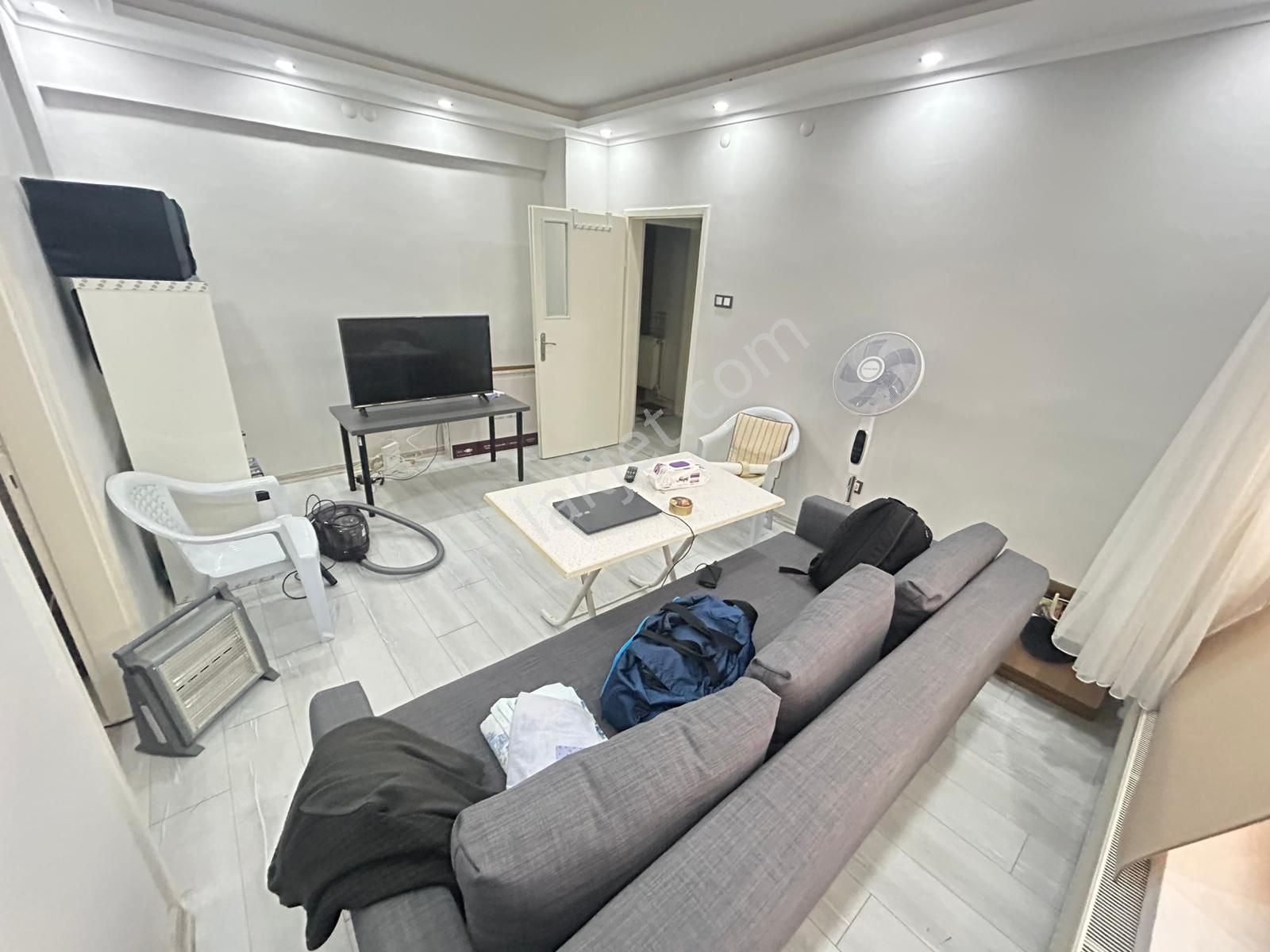 Taner'den Dikmen Hürriyet Caddesinde 2+1 Giriş Kat Bakımlı Daire - Görsel 23