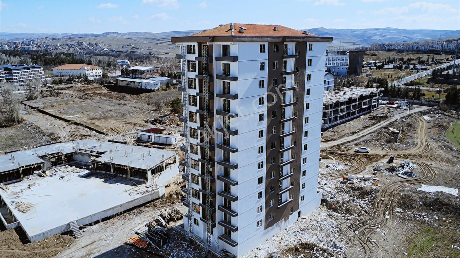 Pursaklar Havaalanı Yolunda 1+1 Satılık Daire