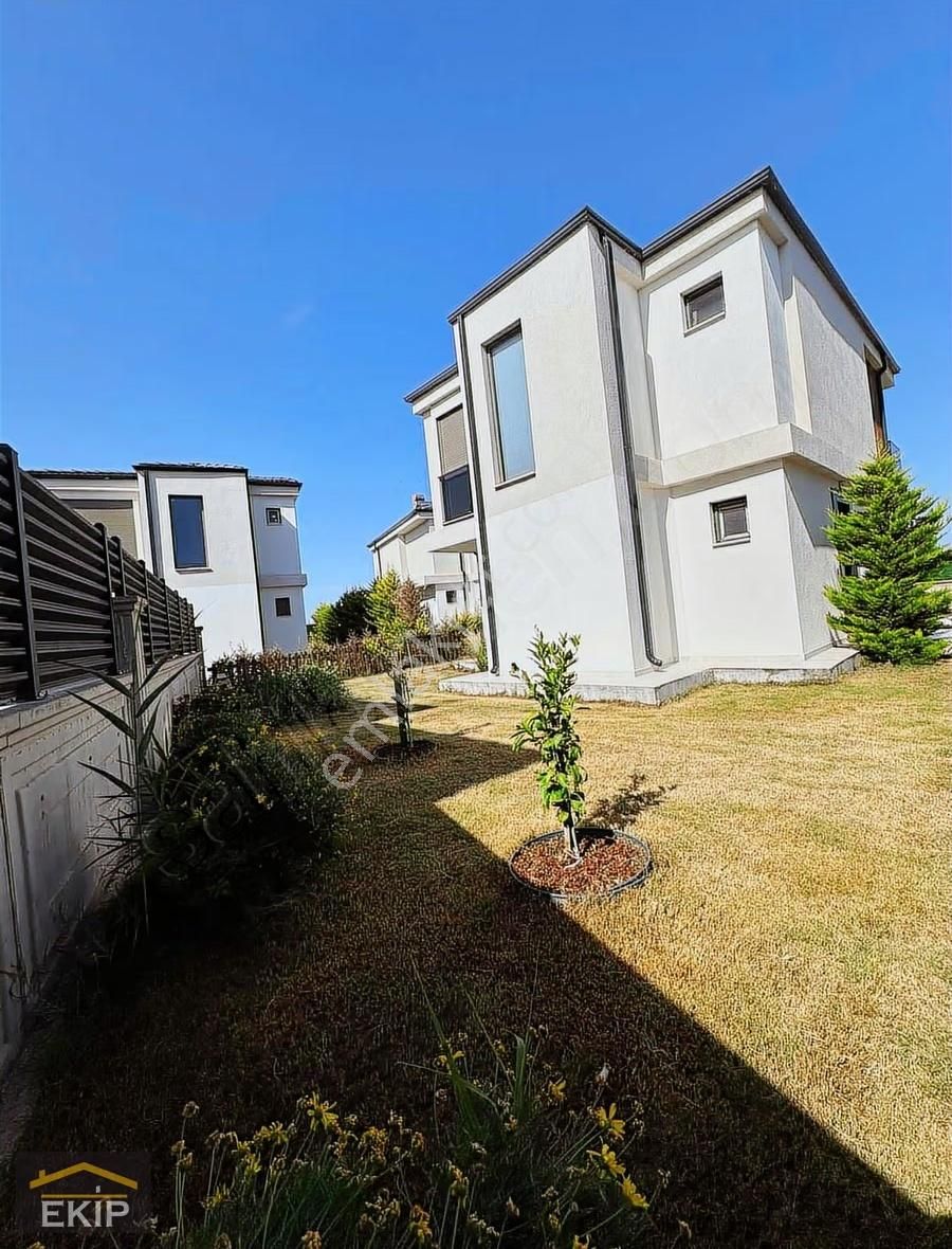 Gömeç Kemalpaşa Mahallesinde Full Eşyalı 170m2 Müstakil - Görsel 3
