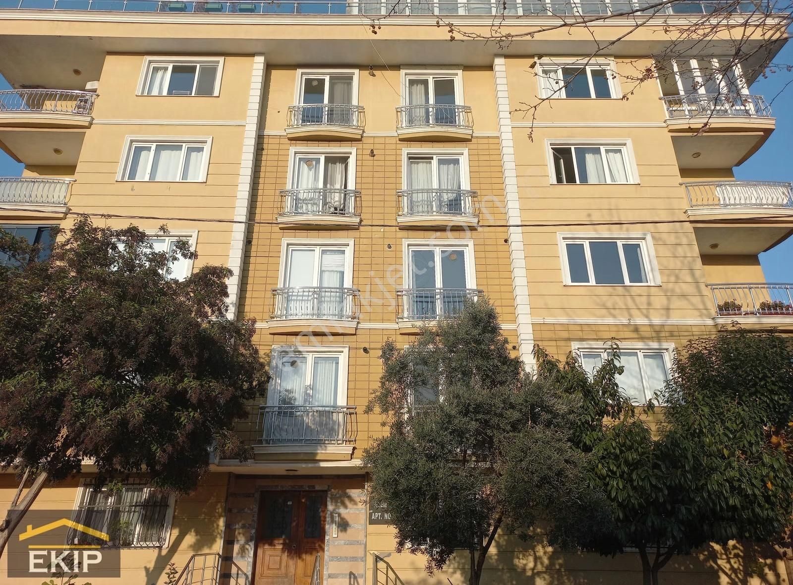 Kurtköy Merkez Hicap Sokakta Büyük 3+1 Satılık