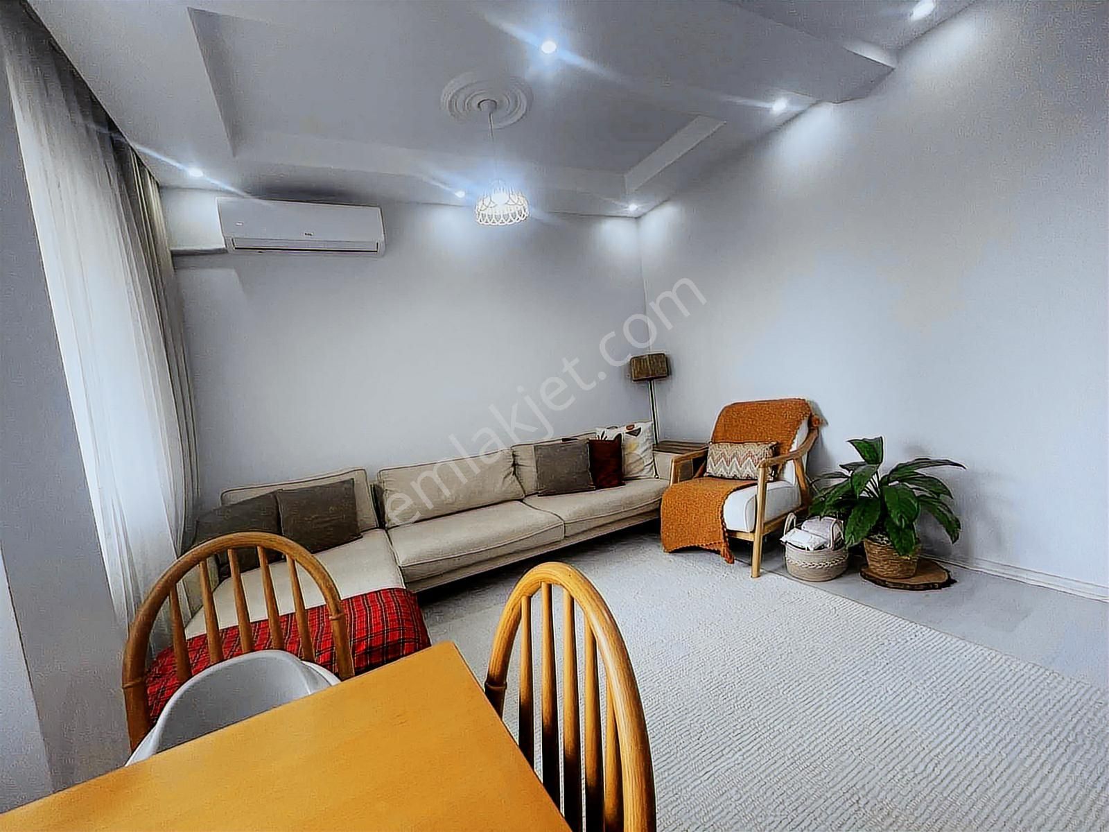 Temiz Bakımlı Cumhriyete Yakın 1+1 Güney Cepheli Satılık Daire - Görsel 4