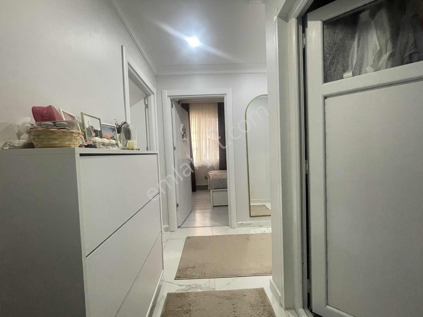 Temiz Bakımlı Cumhriyete Yakın 1+1 Güney Cepheli Satılık Daire - Görsel 12