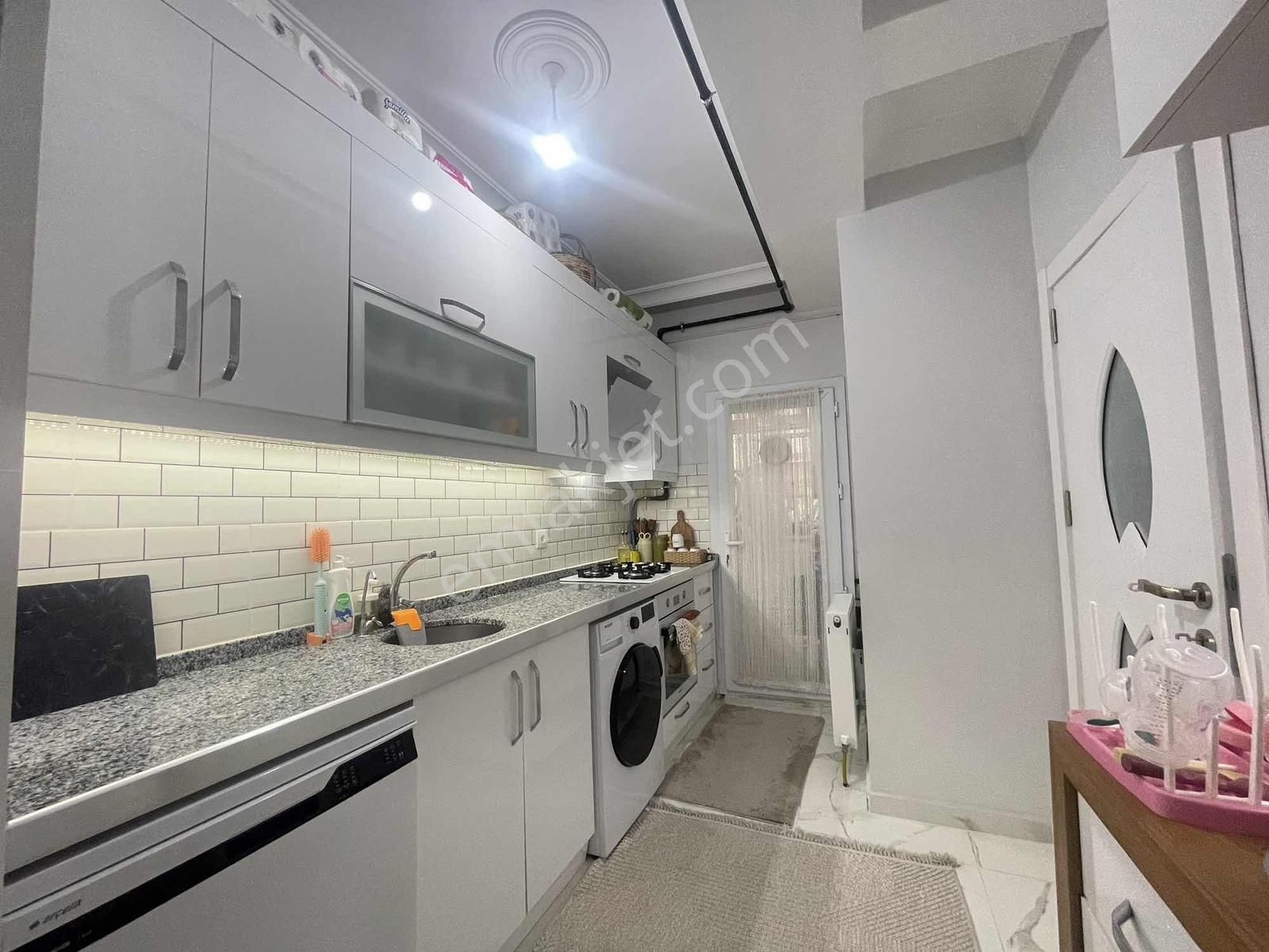 Temiz Bakımlı Cumhriyete Yakın 1+1 Güney Cepheli Satılık Daire - Görsel 25