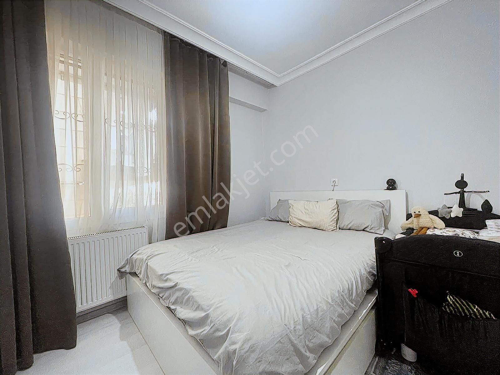 Temiz Bakımlı Cumhriyete Yakın 1+1 Güney Cepheli Satılık Daire - Görsel 5