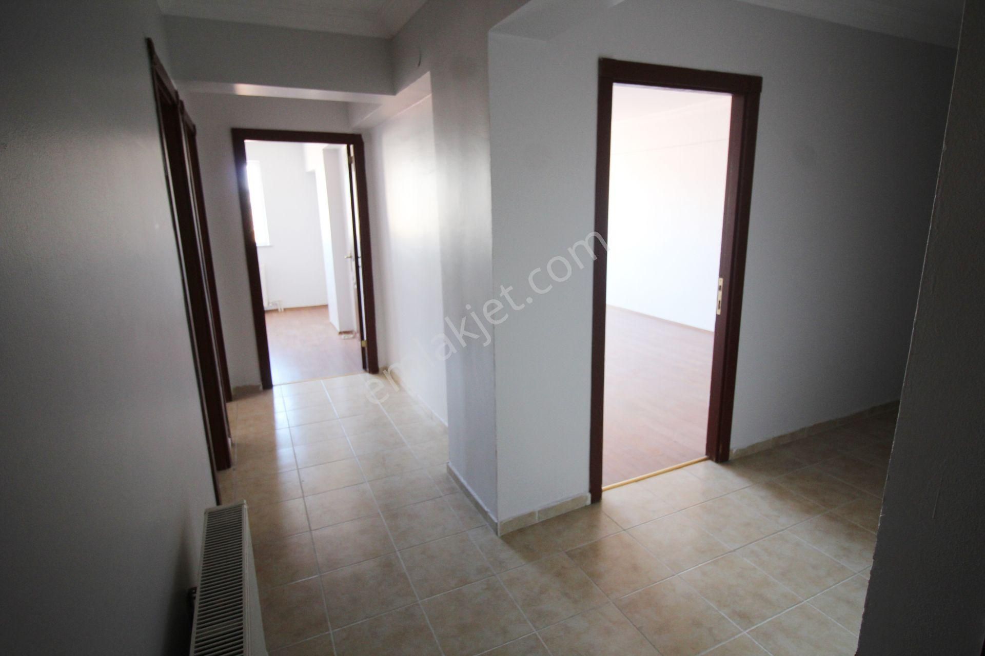 Krc'den Gamze Özdemir Caddesinde Manzaralı 3+1 Satılık Daire - Görsel 19