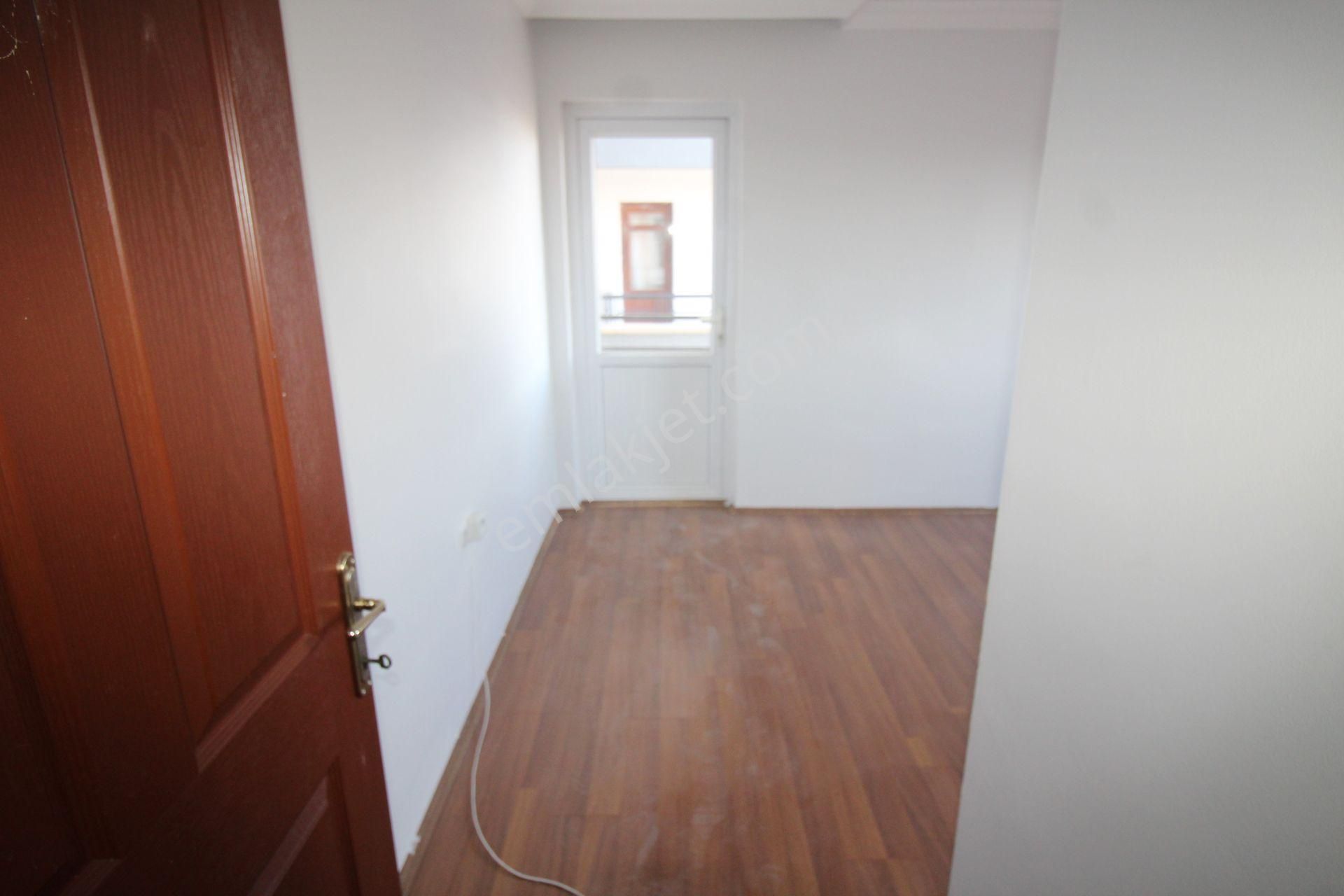 Krc'den Gamze Özdemir Caddesinde Manzaralı 3+1 Satılık Daire - Görsel 12