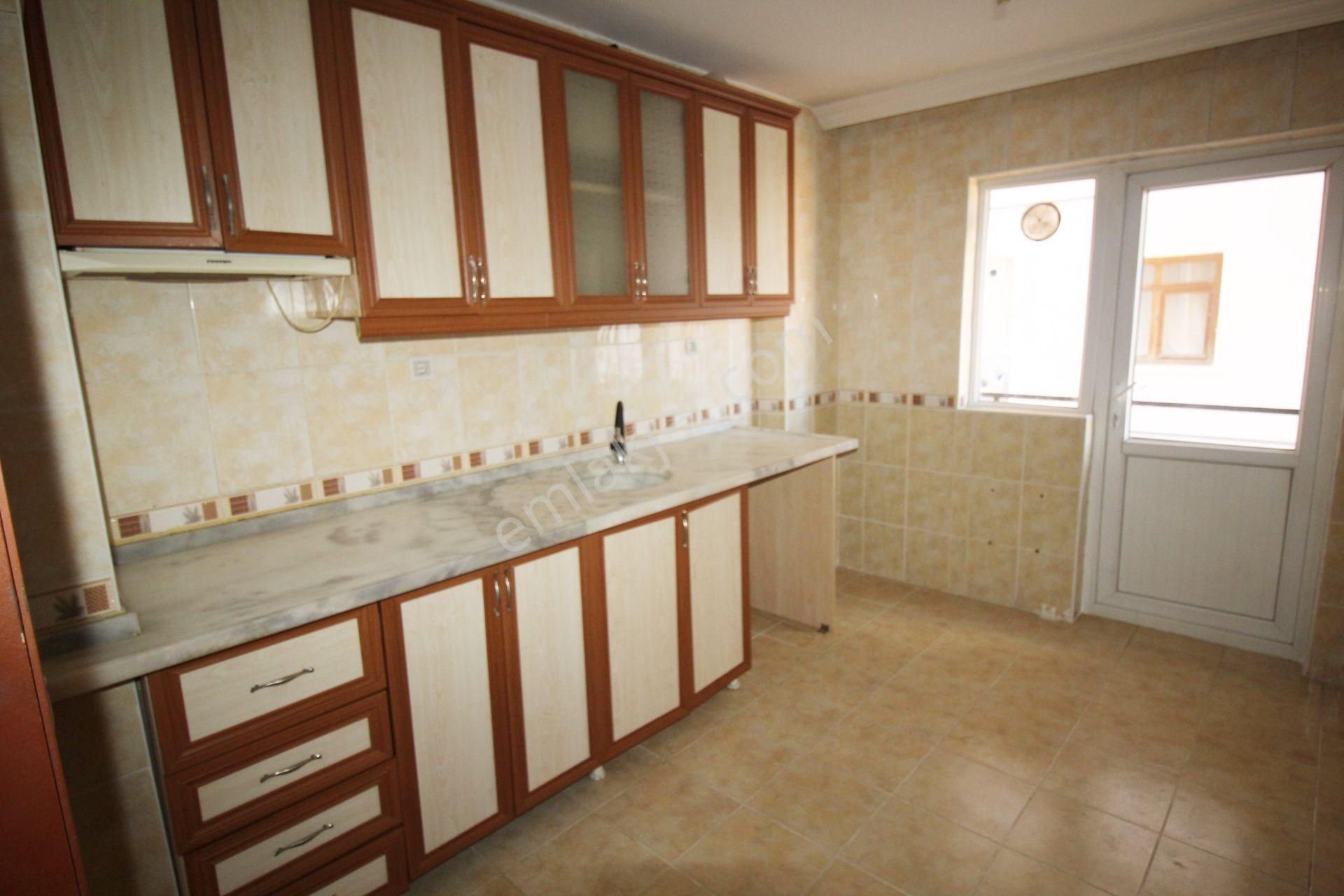 Krc'den Gamze Özdemir Caddesinde Manzaralı 3+1 Satılık Daire - Görsel 4