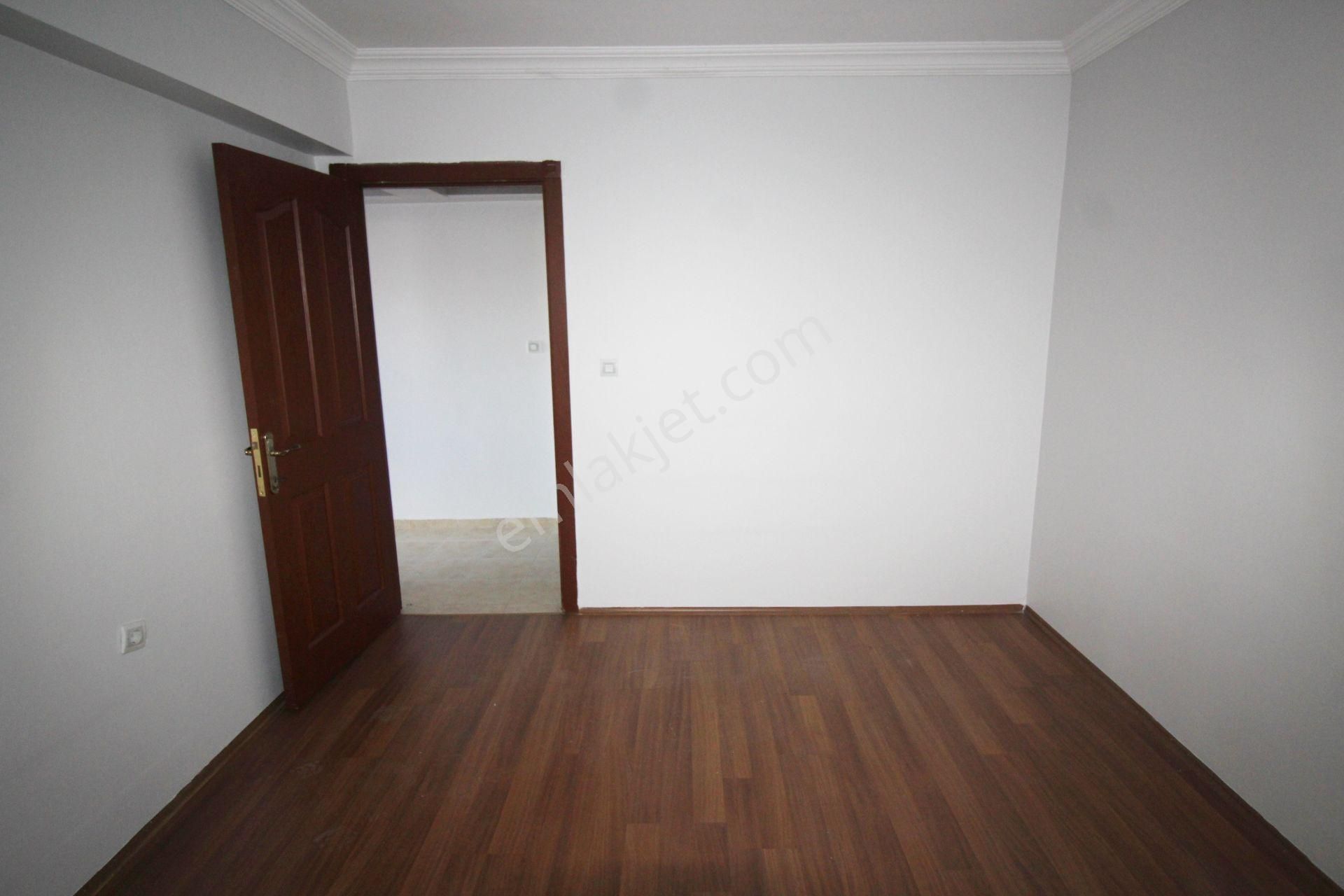 Krc'den Gamze Özdemir Caddesinde Manzaralı 3+1 Satılık Daire - Görsel 9