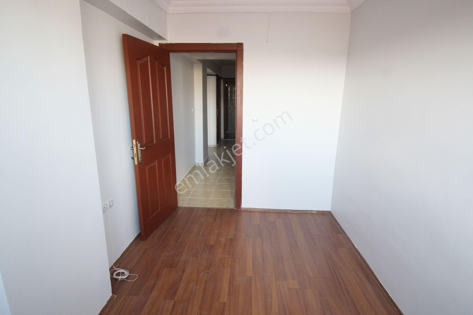 Krc'den Gamze Özdemir Caddesinde Manzaralı 3+1 Satılık Daire - Görsel 11