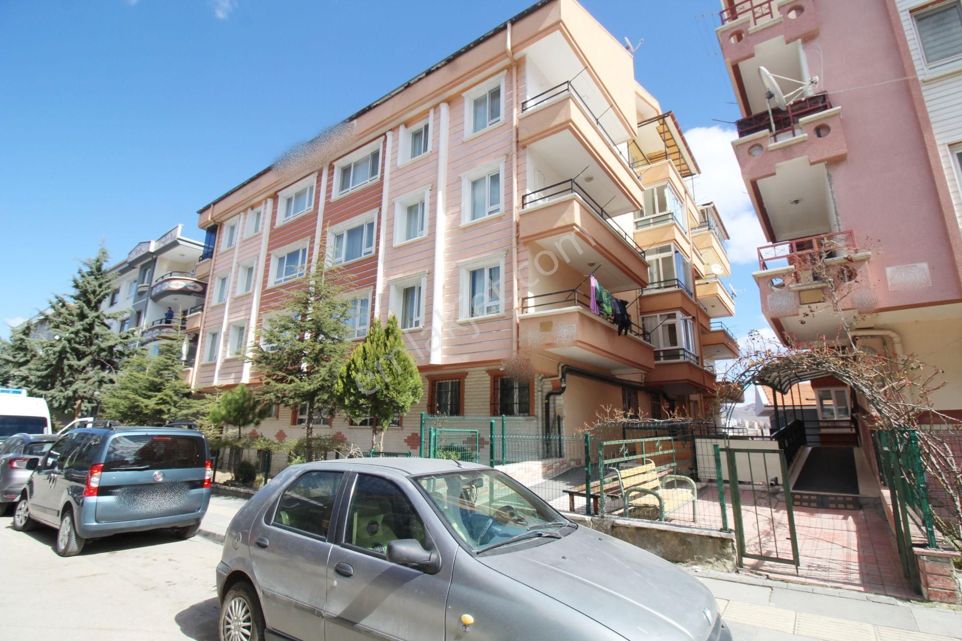 Krc'den Gamze Özdemir Caddesinde Manzaralı 3+1 Satılık Daire - Görsel 24