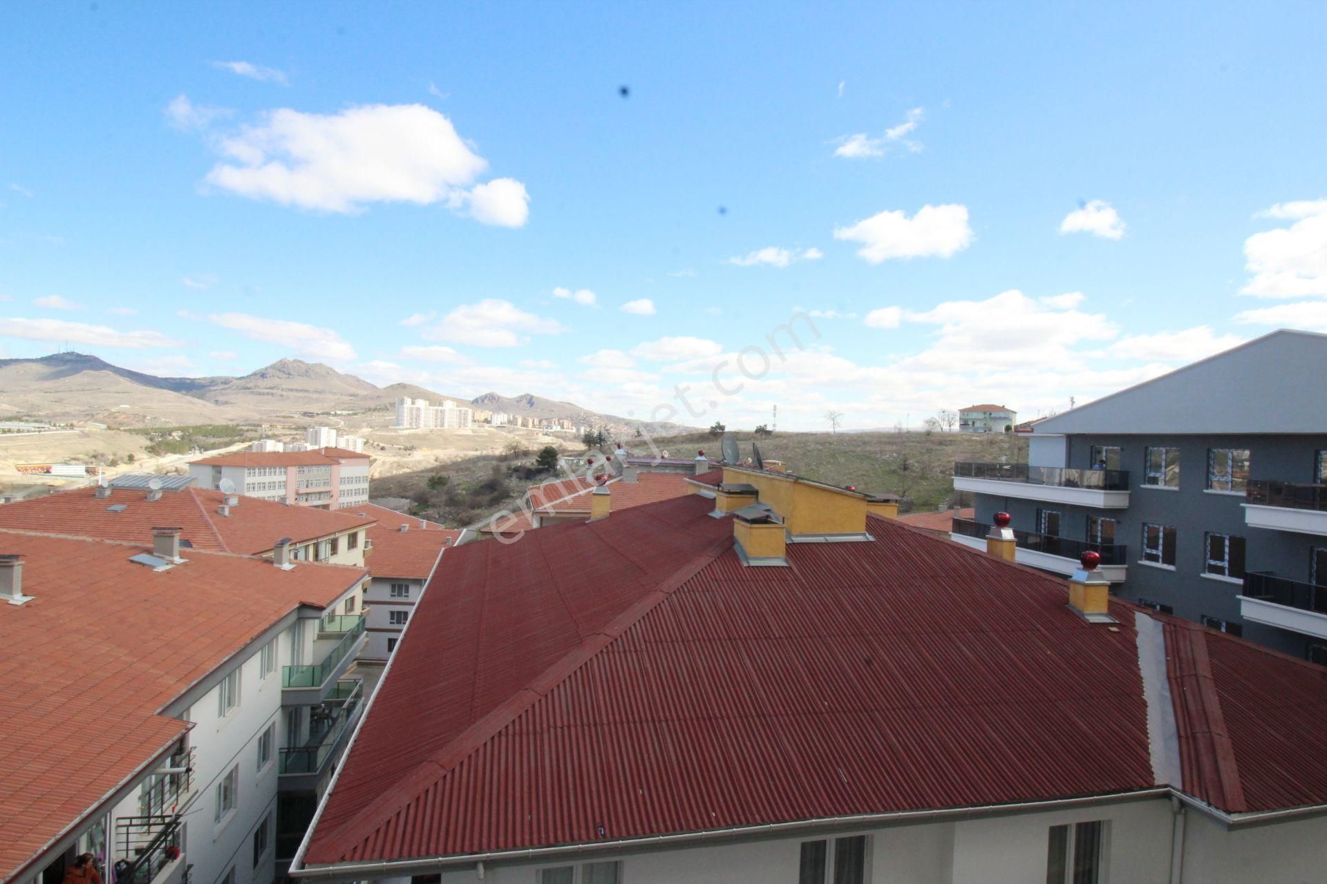 Krc'den Gamze Özdemir Caddesinde Manzaralı 3+1 Satılık Daire - Görsel 17