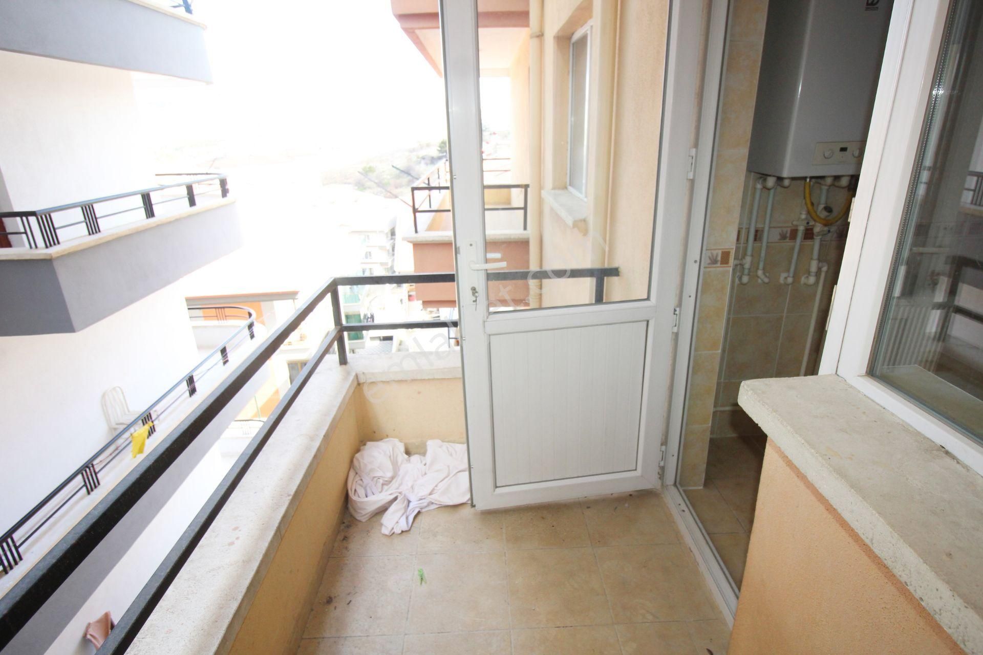 Krc'den Gamze Özdemir Caddesinde Manzaralı 3+1 Satılık Daire - Görsel 7