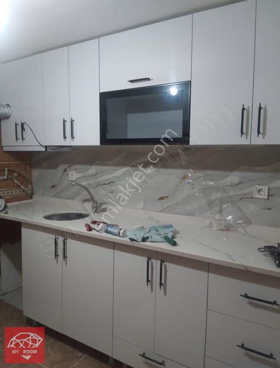 Ümraniye Tepeüstü Mahallesinde 3+1 Kiralık Daire - Görsel 5