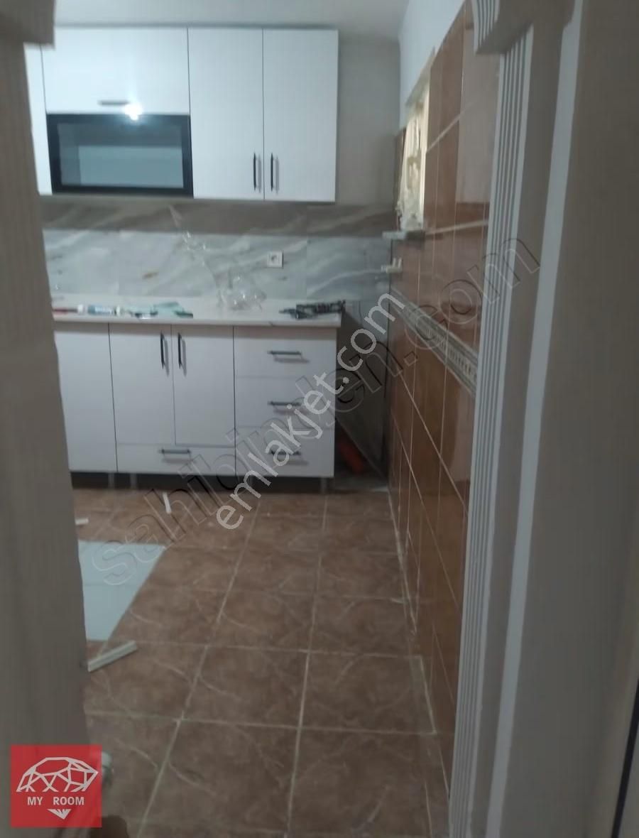 Ümraniye Tepeüstü Mahallesinde 3+1 Kiralık Daire - Görsel 10