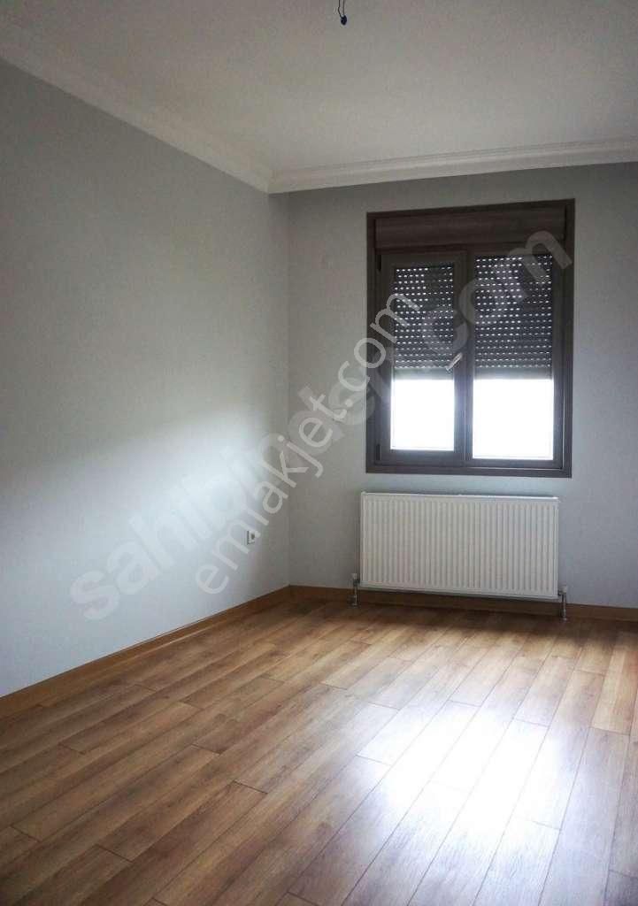 Sahil Bölgesindeki Nezih Sokakta Ön Cepheli Katta 3+1 - Görsel 16