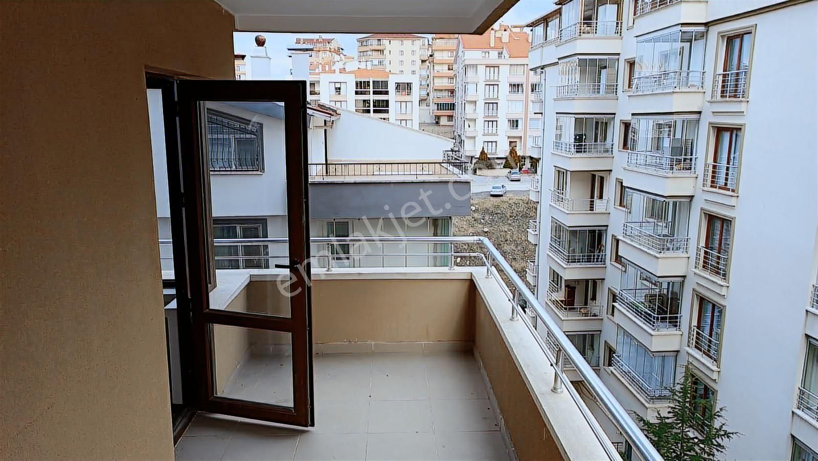 Realty Gate'den Çankaya Akpınar Yenilenmiş Satılık 4+1 Daire - Görsel 28