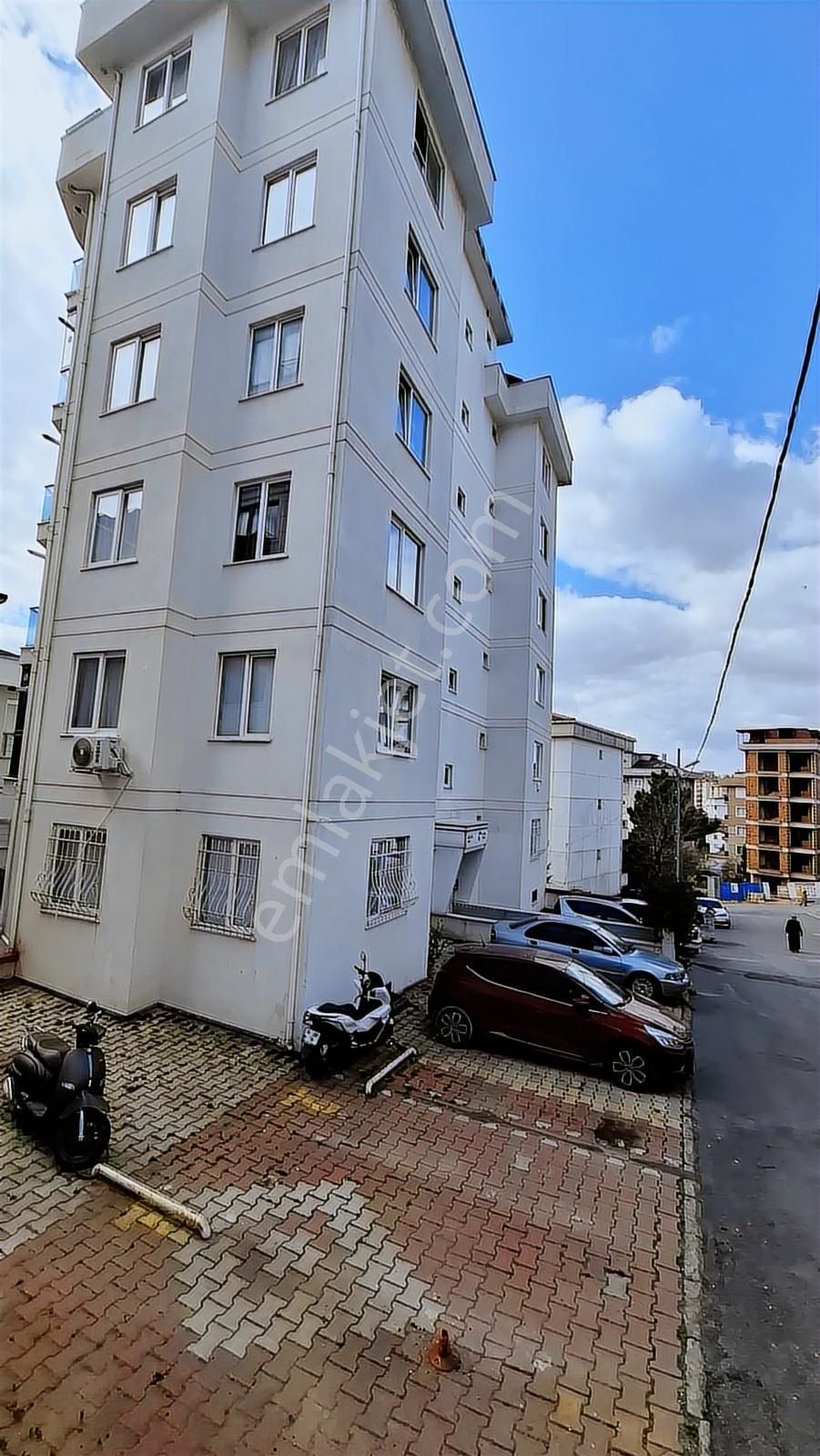 Hürriyet Mah. Cad.ye 1. Paralel Satılık 2+1 100 M2 Brüt Daire - Görsel 24