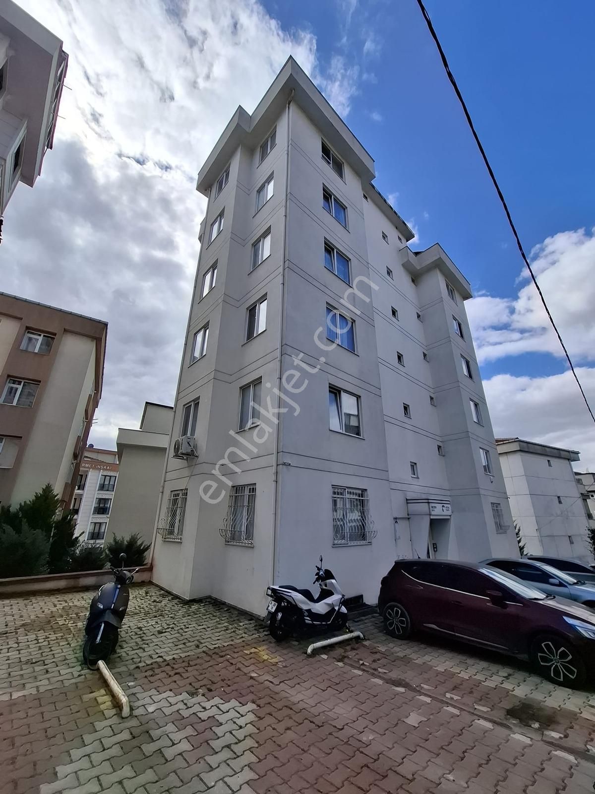 Hürriyet Mah. Cad.ye 1. Paralel Satılık 2+1 100 M2 Brüt Daire - Görsel 12