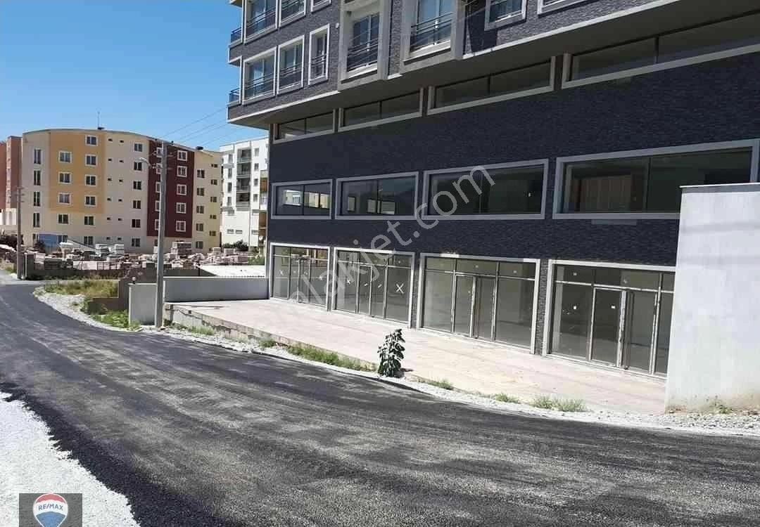 Söke'de 220 M2 Kullanım Alanı Olan Bacalı İşyeri - Görsel 2
