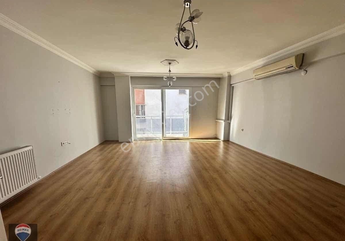 Kuşadası Merkezde, Sahıle Yürüme Mesafesınde 3+1 Daıre - Görsel 9