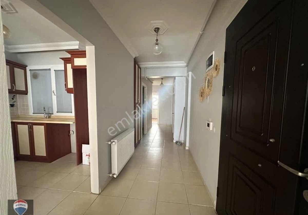 Kuşadası Merkezde, Sahıle Yürüme Mesafesınde 3+1 Daıre - Görsel 2