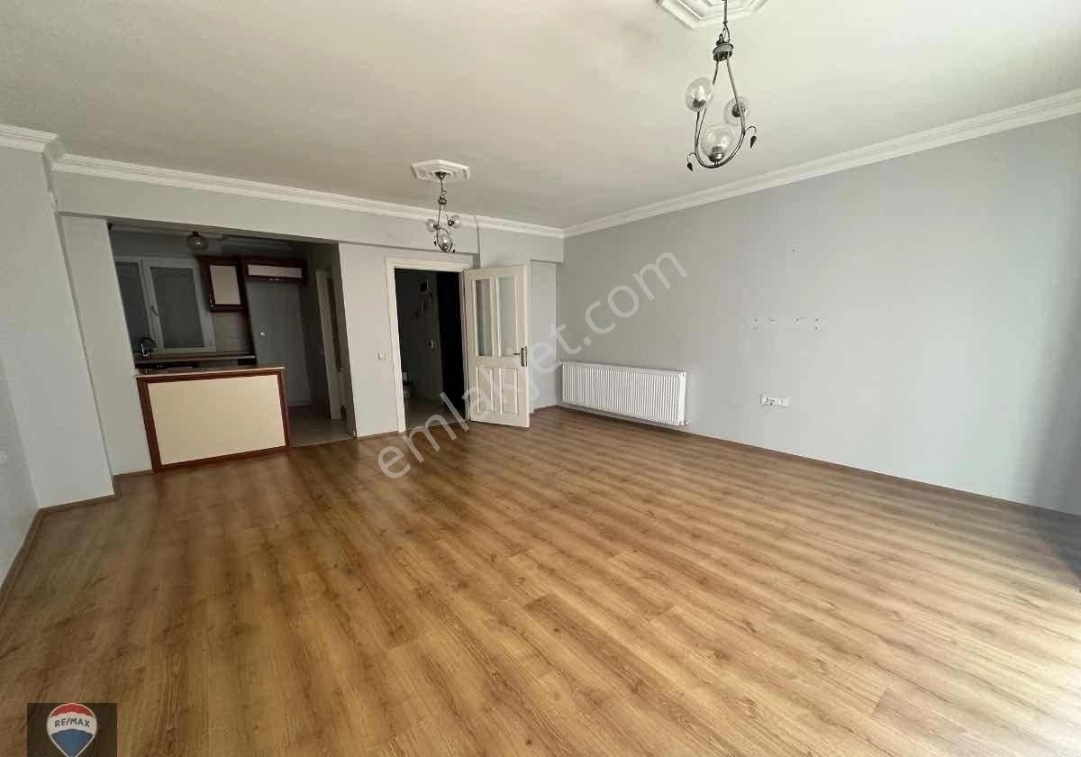 Kuşadası Merkezde, Sahıle Yürüme Mesafesınde 3+1 Daıre - Görsel 13