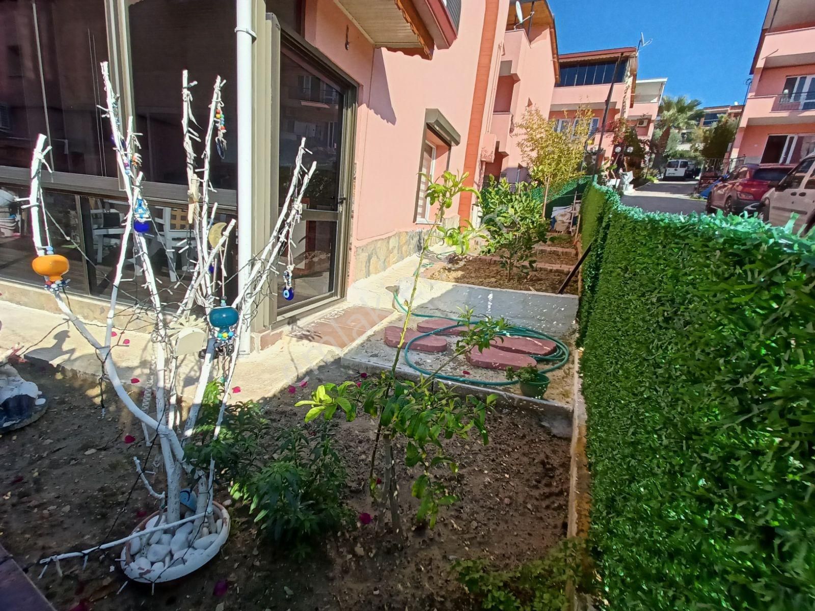 Kuşadası Merkezine Yakın Havuzlu Güvenlikli Sitede 4+1 Villa - Görsel 26