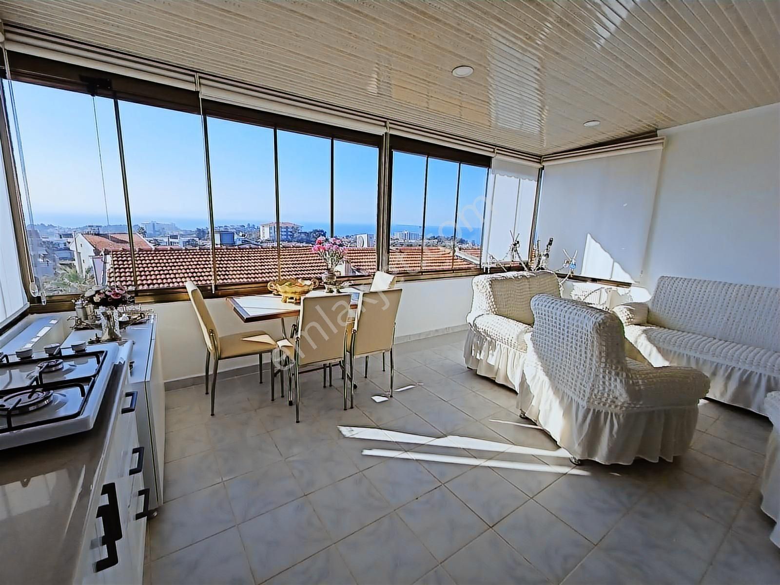 Kuşadası Merkezine Yakın Havuzlu Güvenlikli Sitede 4+1 Villa - Görsel 17