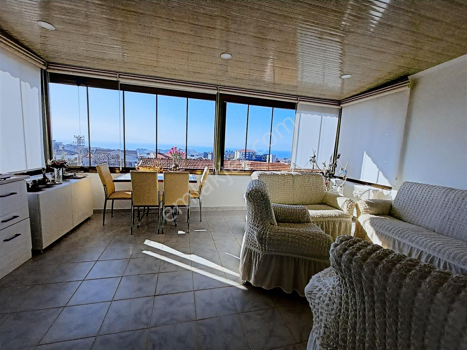 Kuşadası Merkezine Yakın Havuzlu Güvenlikli Sitede 4+1 Villa - Görsel 8