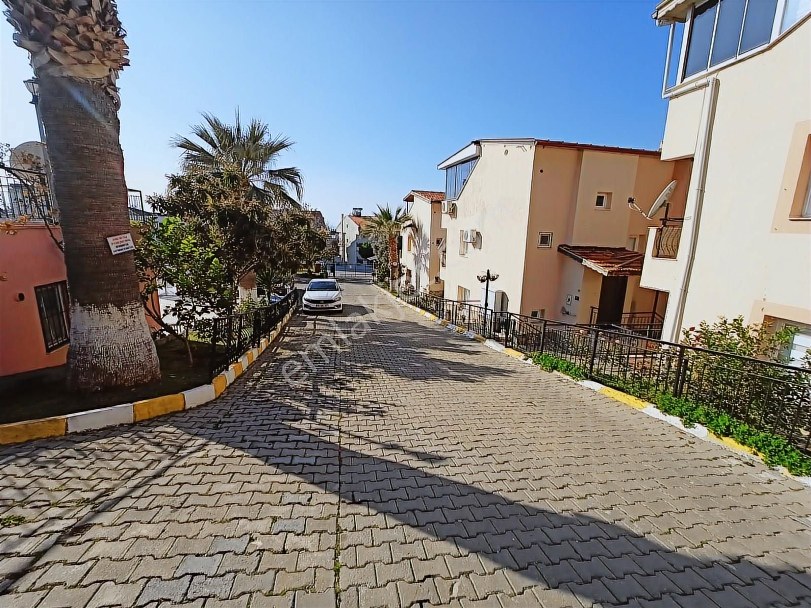 Kuşadası Merkezine Yakın Havuzlu Güvenlikli Sitede 4+1 Villa - Görsel 6