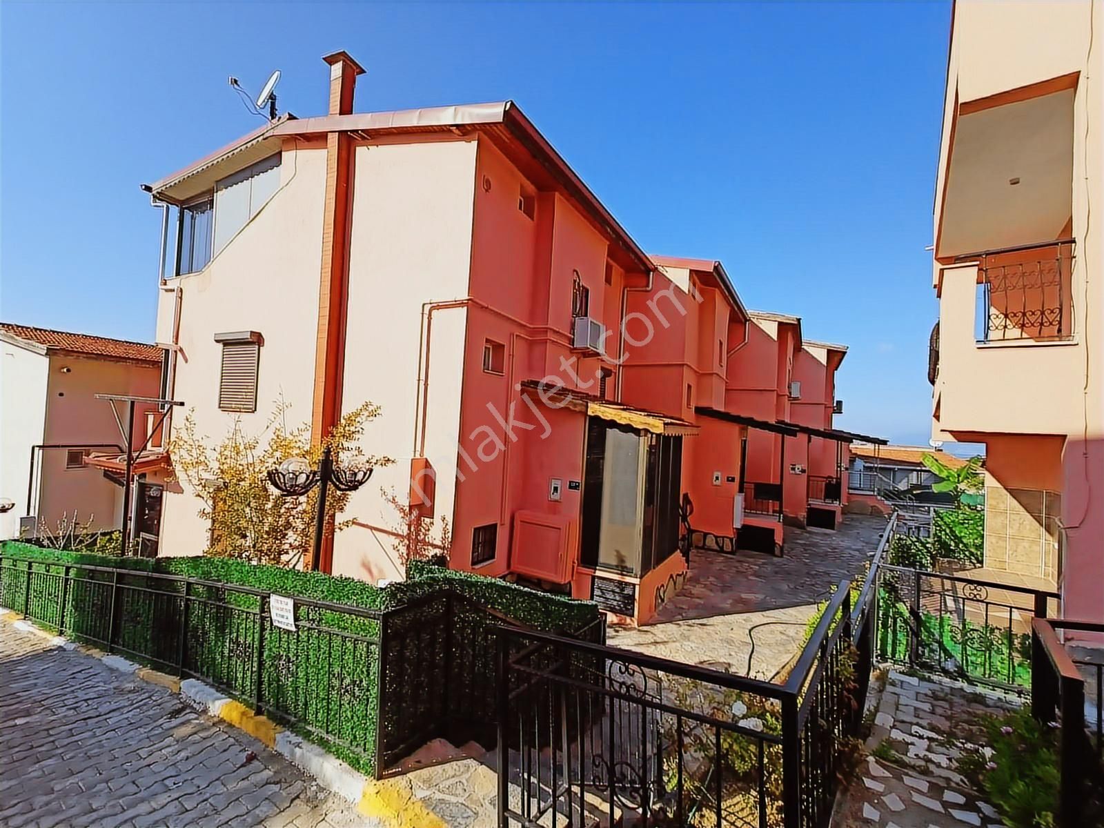 Kuşadası Merkezine Yakın Havuzlu Güvenlikli Sitede 4+1 Villa - Görsel 30