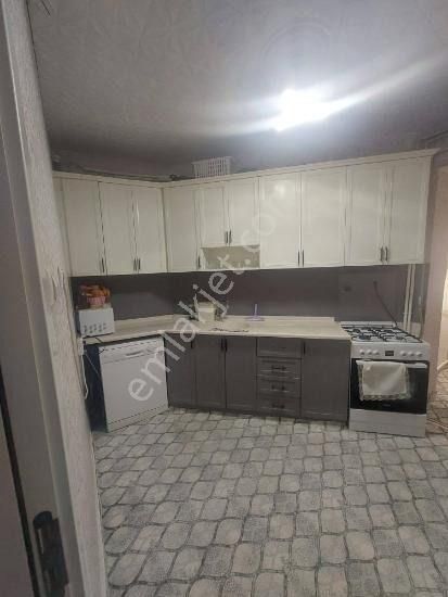 Fatih Işıklarda 3+1 Tramvay Yakını Krediye Uygun Boş Daire - Görsel 2