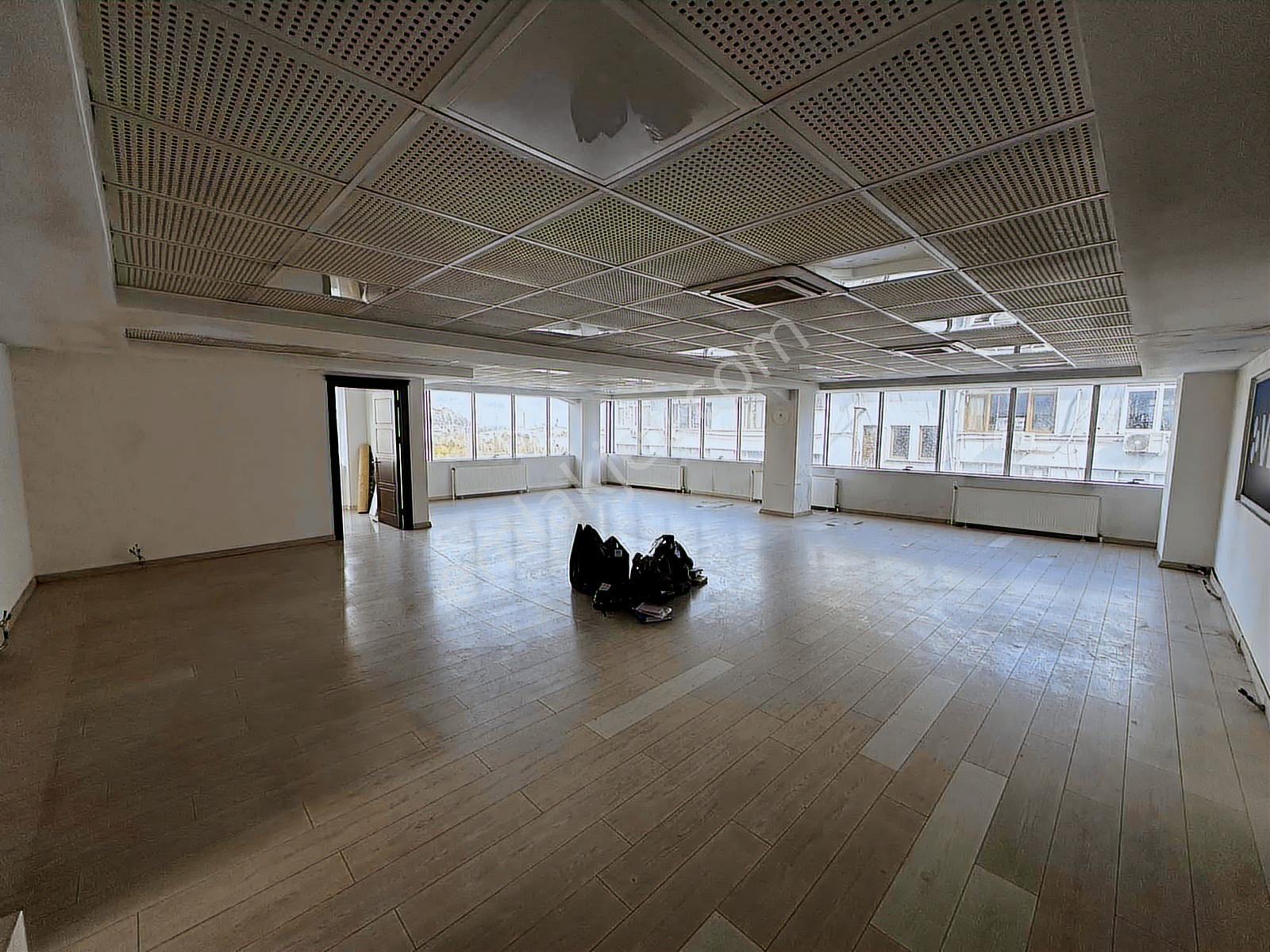 Deka Gayrimenkul'den İlkadım Şehrin Kalbinde Kiralık 340m² Ofis - Görsel 21