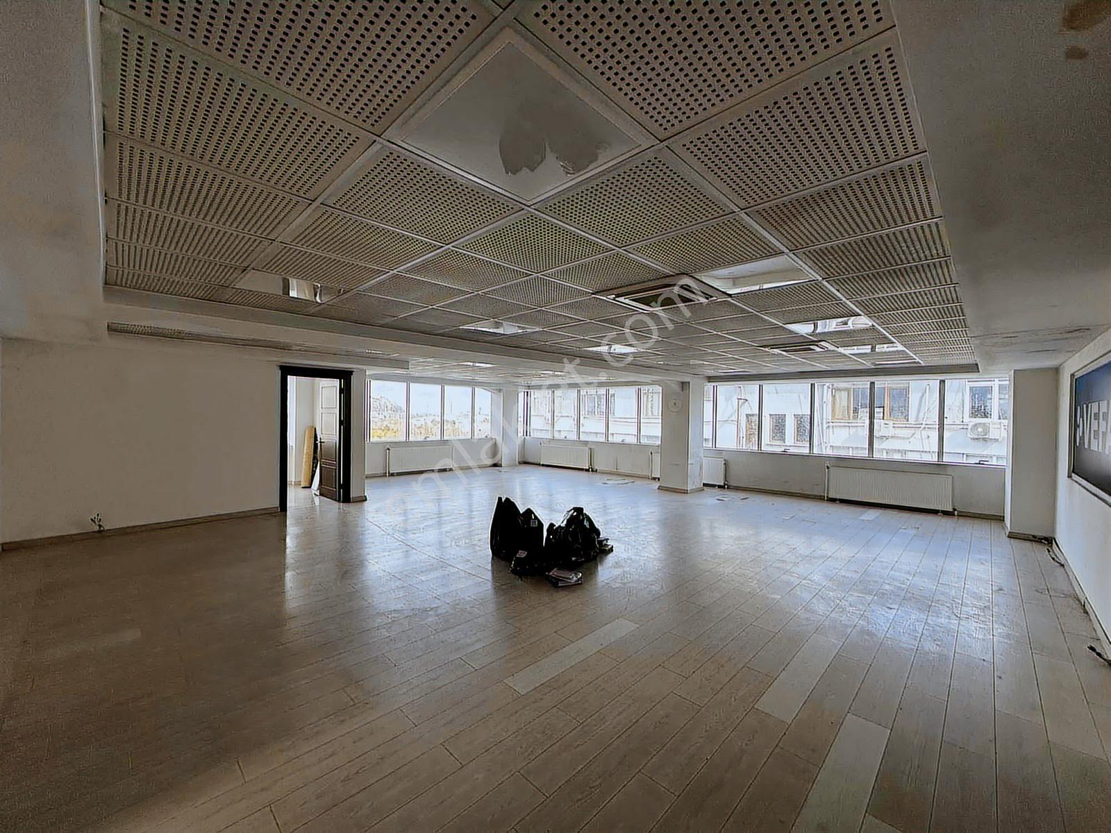 Deka Gayrimenkul'den İlkadım Şehrin Kalbinde Kiralık 340m² Ofis - Görsel 22