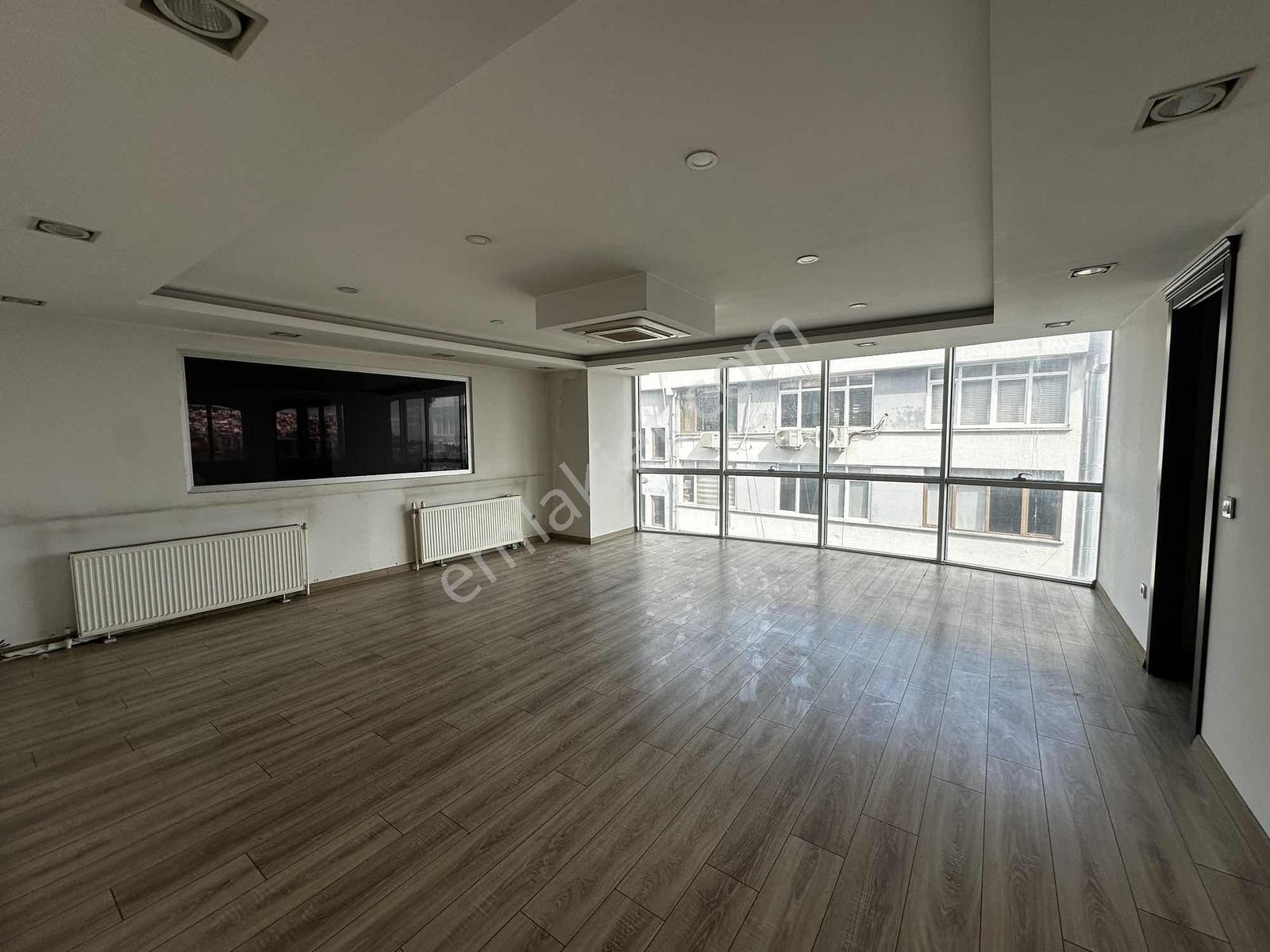 Deka Gayrimenkul'den İlkadım Şehrin Kalbinde Kiralık 340m² Ofis - Görsel 16