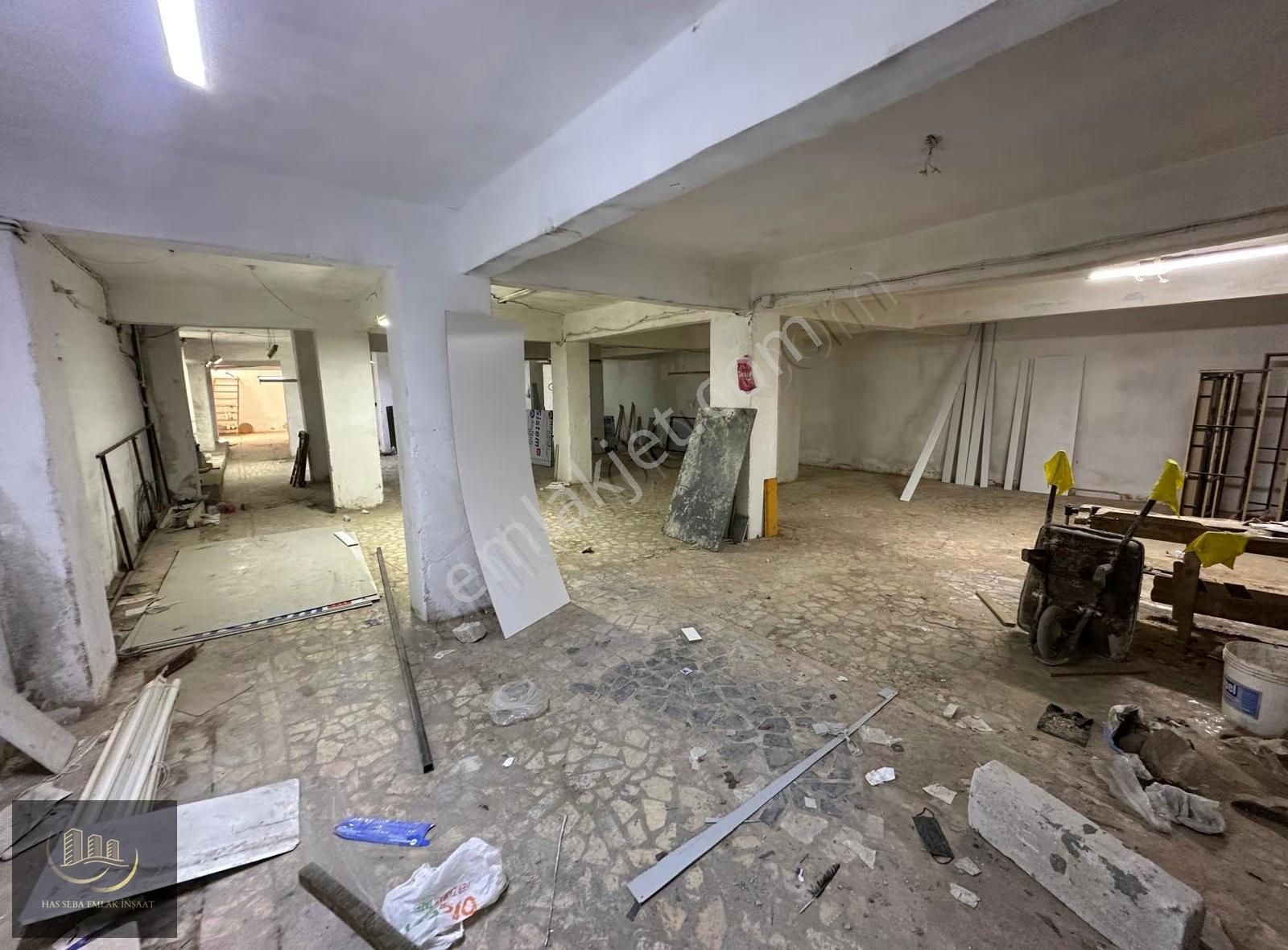 Has Seba'dan Tevfikbeyde Caddeye Çok Yakın 350m2 Kiralık Dükkann - Görsel 4