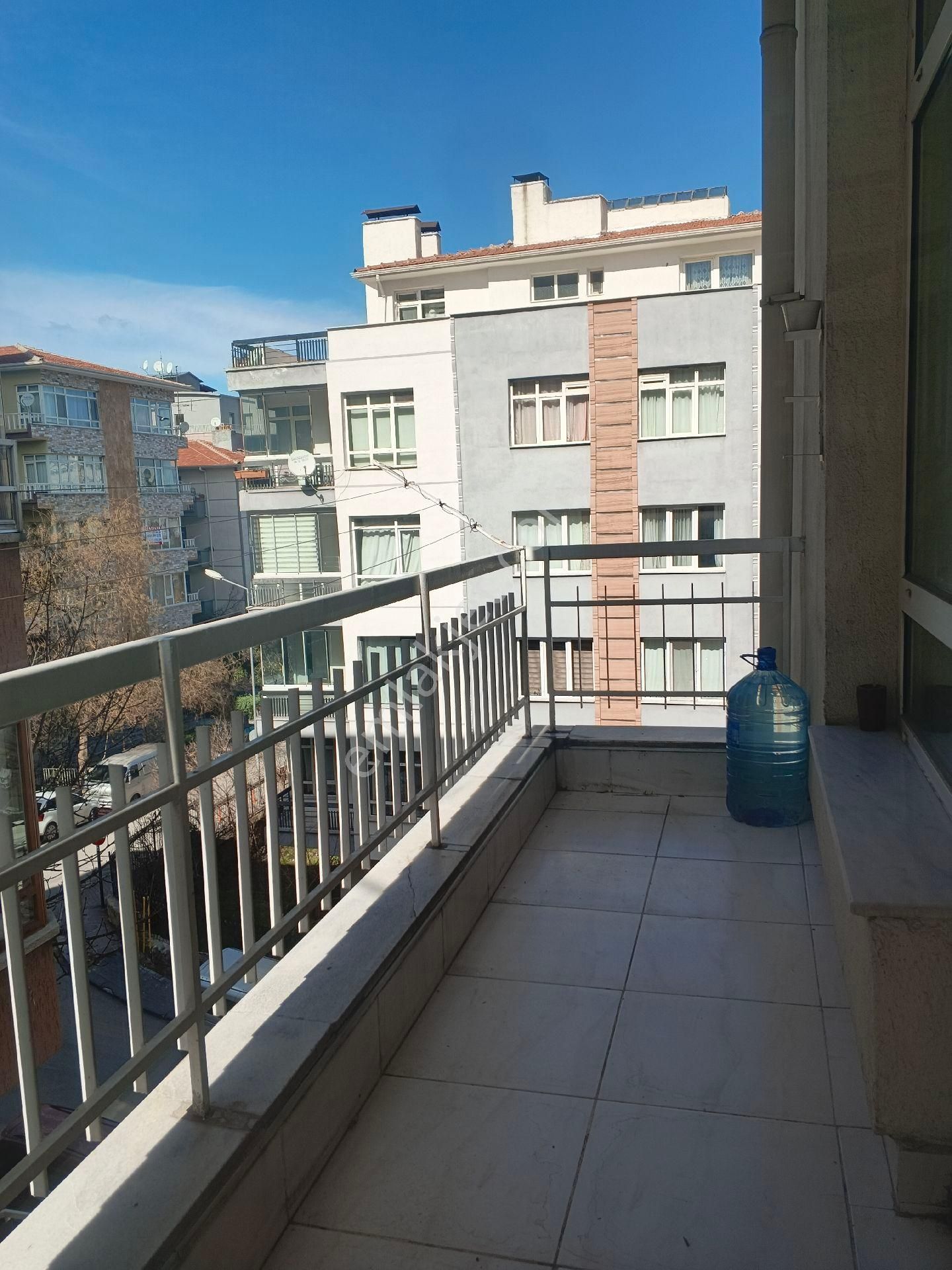 Meşrutiyet Cd. Eşyalı Kombili Ön Ara Kat Asansörlü Boş - Görsel 15