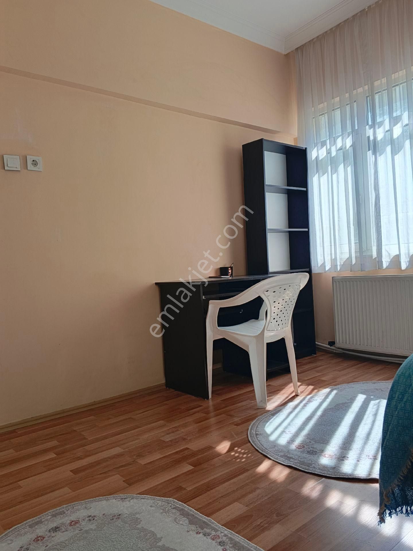 Meşrutiyet Cd. Eşyalı Kombili Ön Ara Kat Asansörlü Boş - Görsel 10