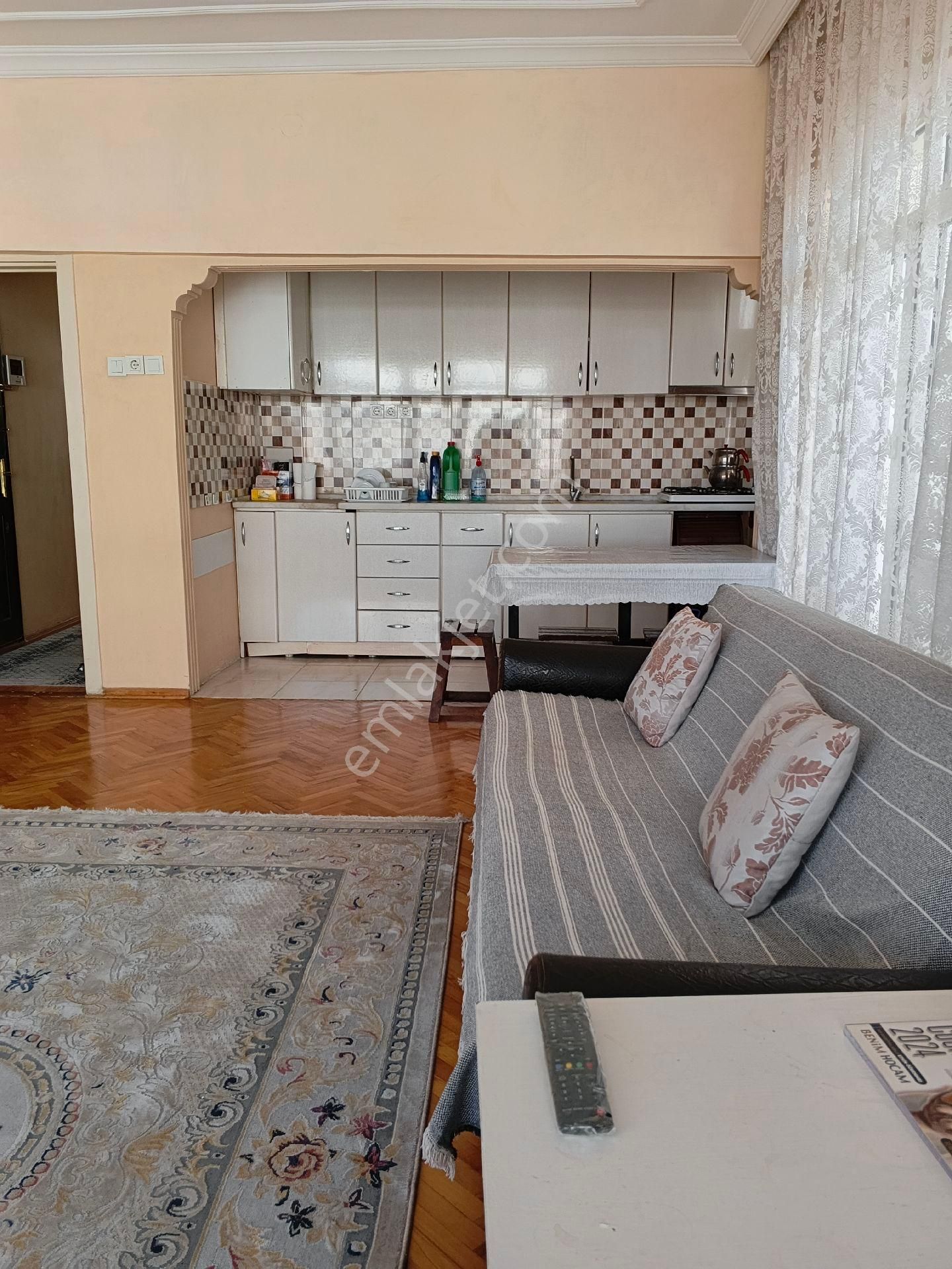 Meşrutiyet Cd. Eşyalı Kombili Ön Ara Kat Asansörlü Boş - Görsel 19