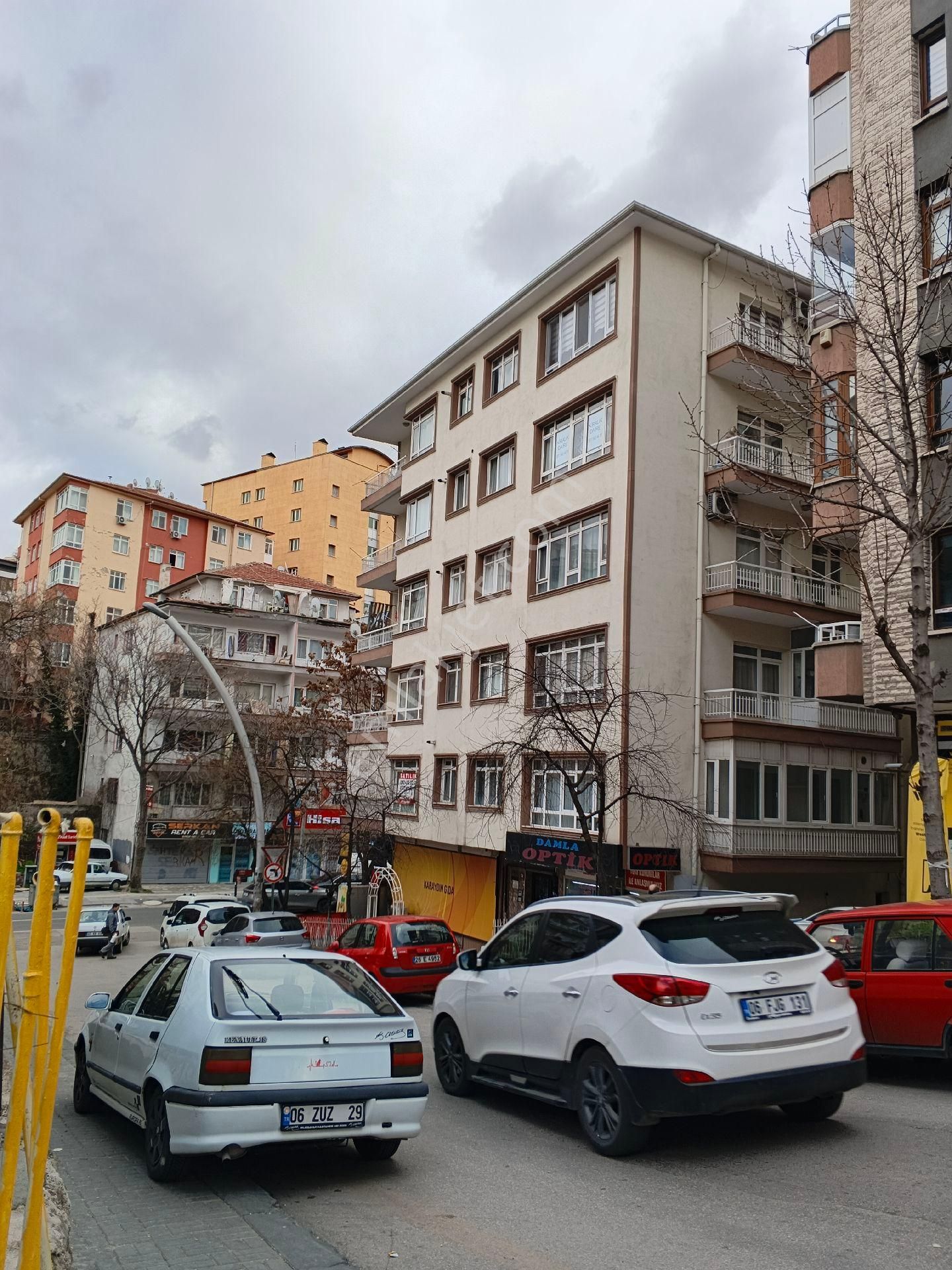 Meşrutiyet Cd. Eşyalı Kombili Ön Ara Kat Asansörlü Boş