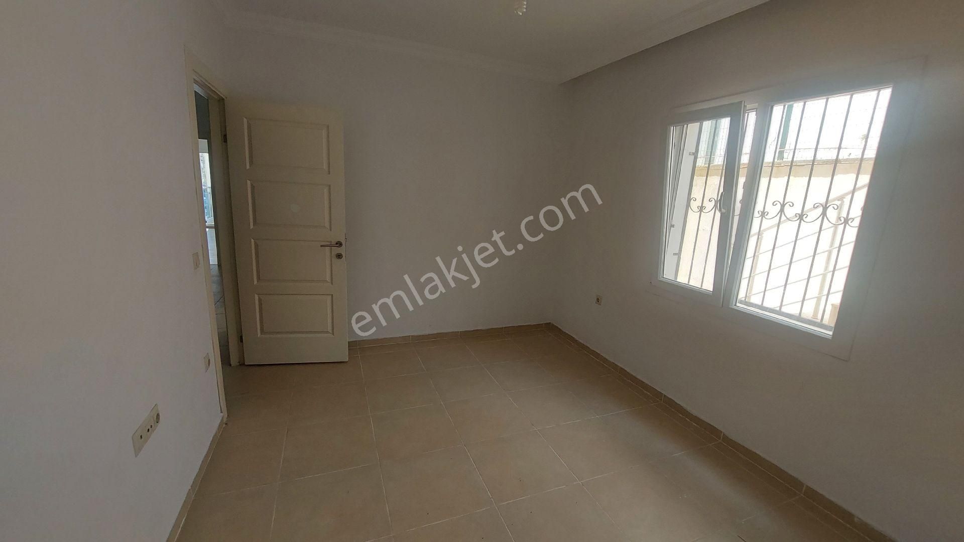 Kuşadası İkiçeşmelik Mahallesi Garaj Arkasında Satılık 3+1 150 M2 Giriş Kat Daire. - Görsel 17