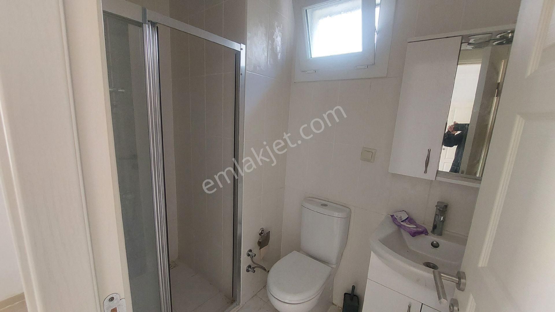 Kuşadası İkiçeşmelik Mahallesi Garaj Arkasında Satılık 3+1 150 M2 Giriş Kat Daire. - Görsel 16